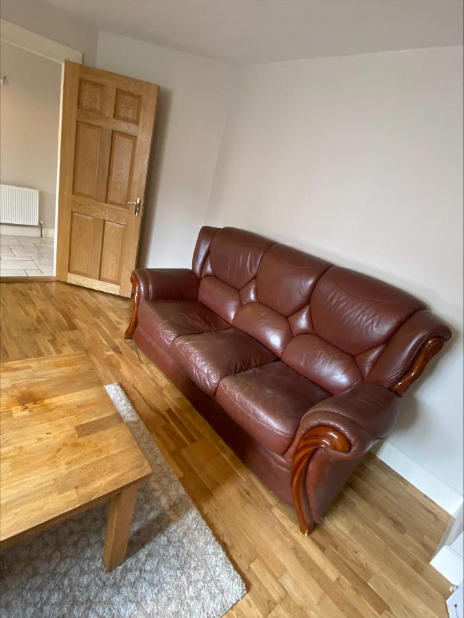 Cosy 4 Bedroom Galway House With Rear Garden Patio Exterior foto